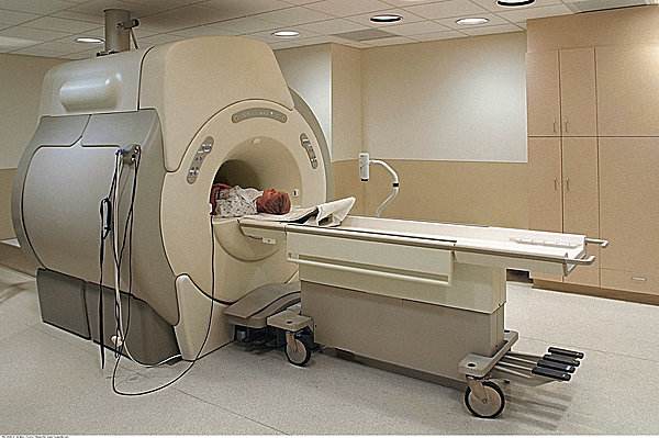中大型医院CT机、核磁共振设备配UPS